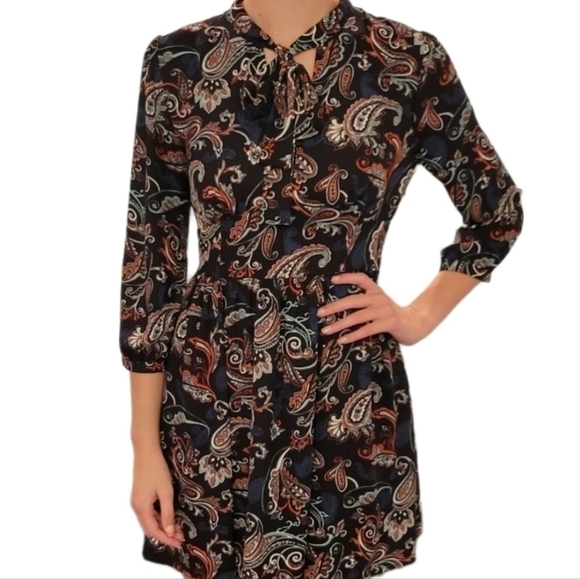 Forever 21 Dresses & Skirts - Paisley Print Black Dress